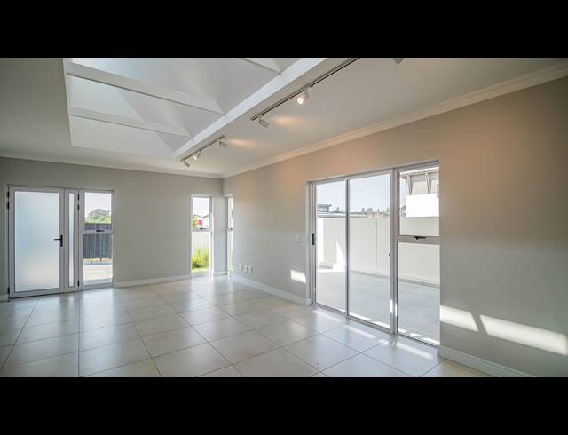 2 BEDROOM TOWNHOUSE FOR SALE IN BROADACRES